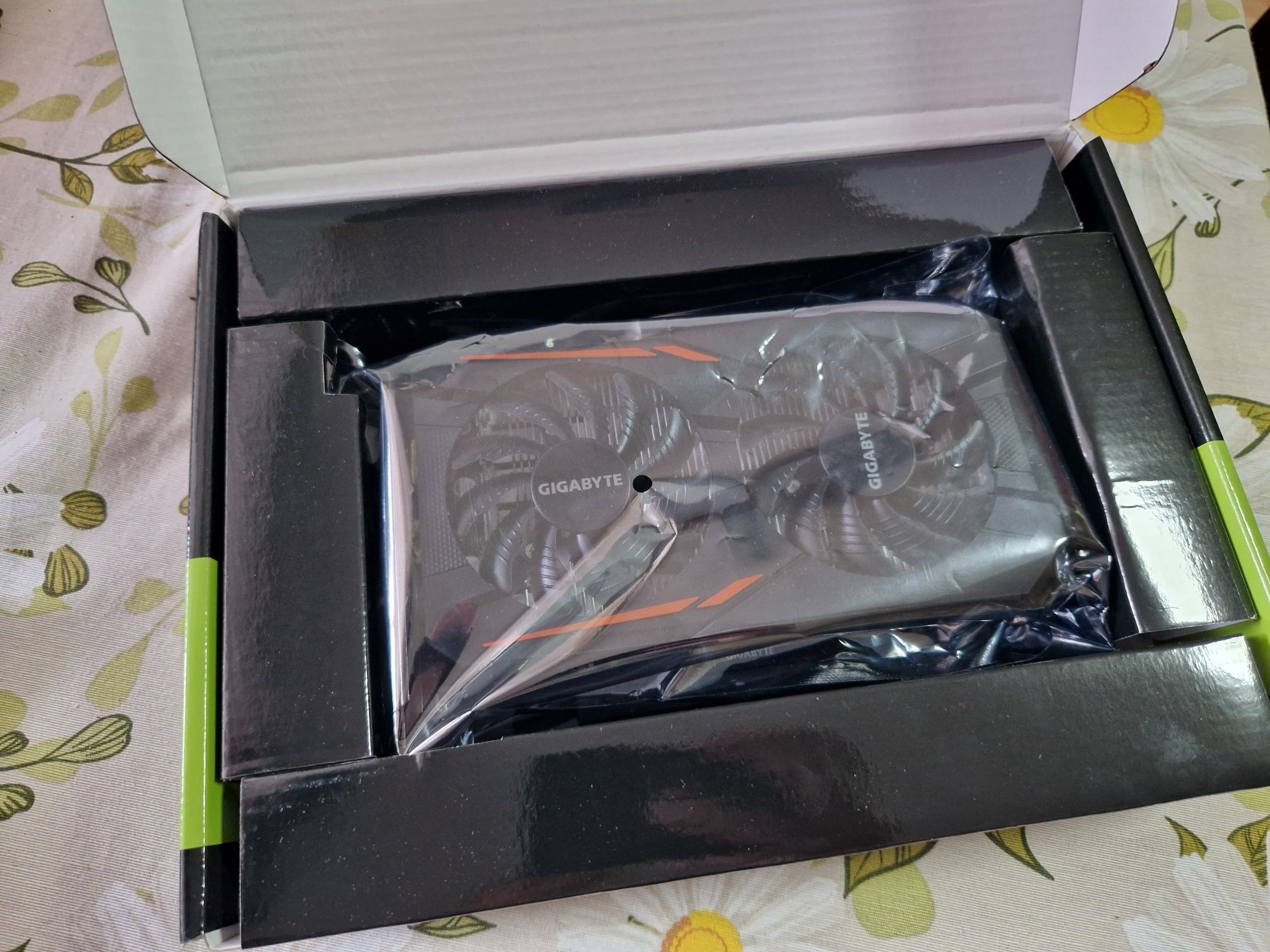 Gigabyte 1040Ti , Hyper-X Fury 16gb DDR4