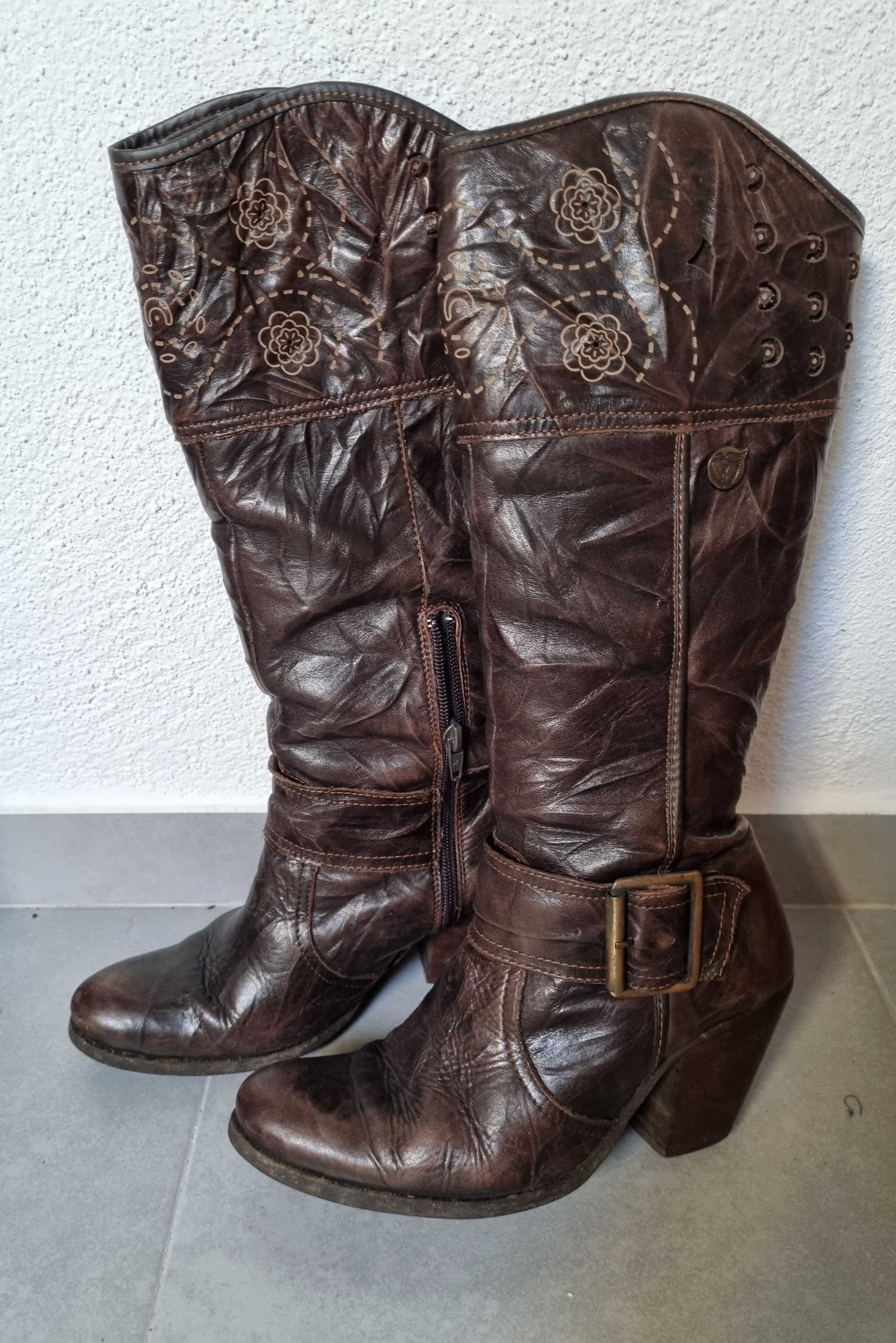 Vendo botas castanhas estilo Cowboy N.36