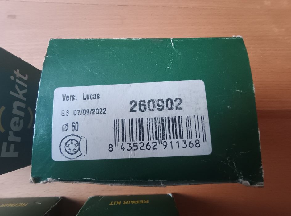 Frenkit 260902 повний рем комплект супортів передніх Renault Laguna 1