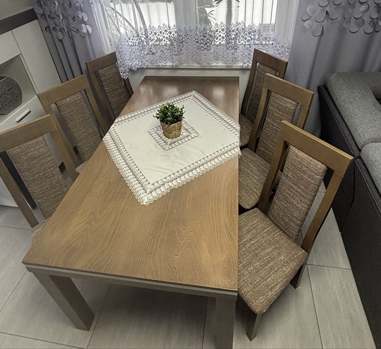 Stół i 6 krzeseł + stolik kawowy