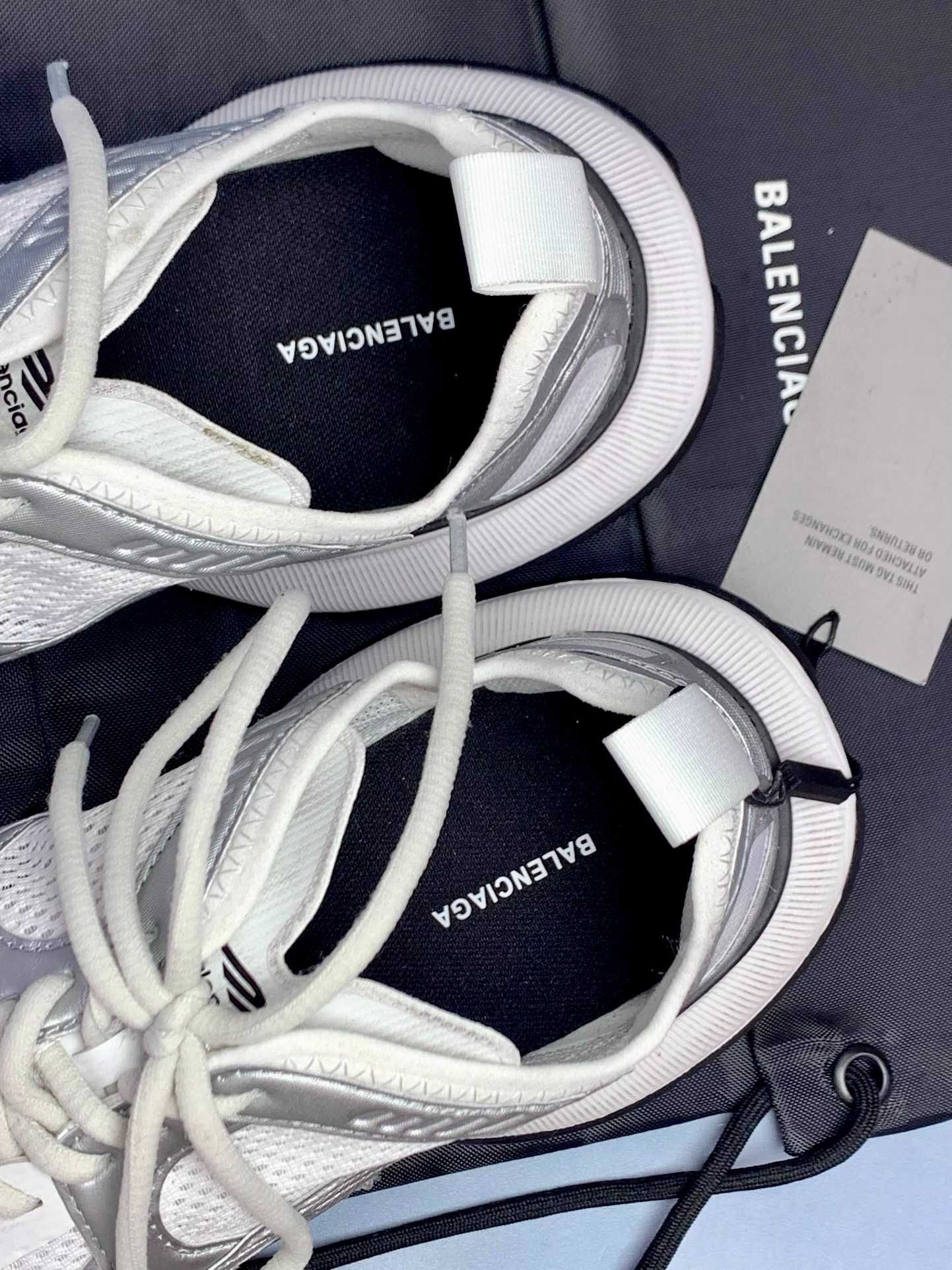 Balenciaga Circuit Sneaker Worn-Out White Silver кроссовки баленсиага