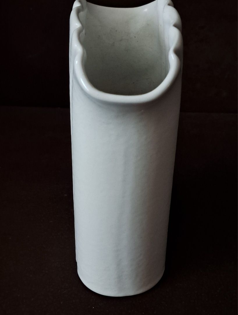 Wazon ceramiczny.