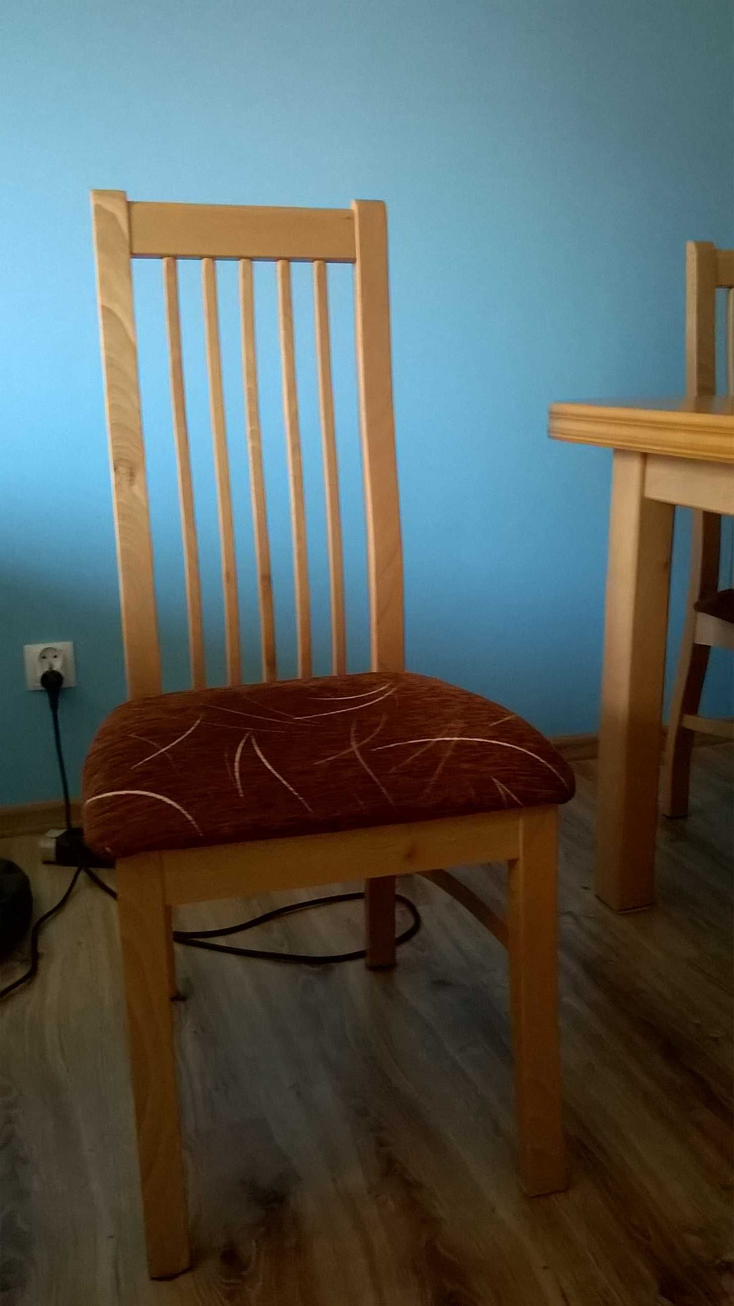 Sprzedam komplet mebli stół plus krzesła