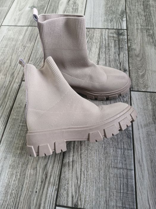 Botki damskie beżowe 38