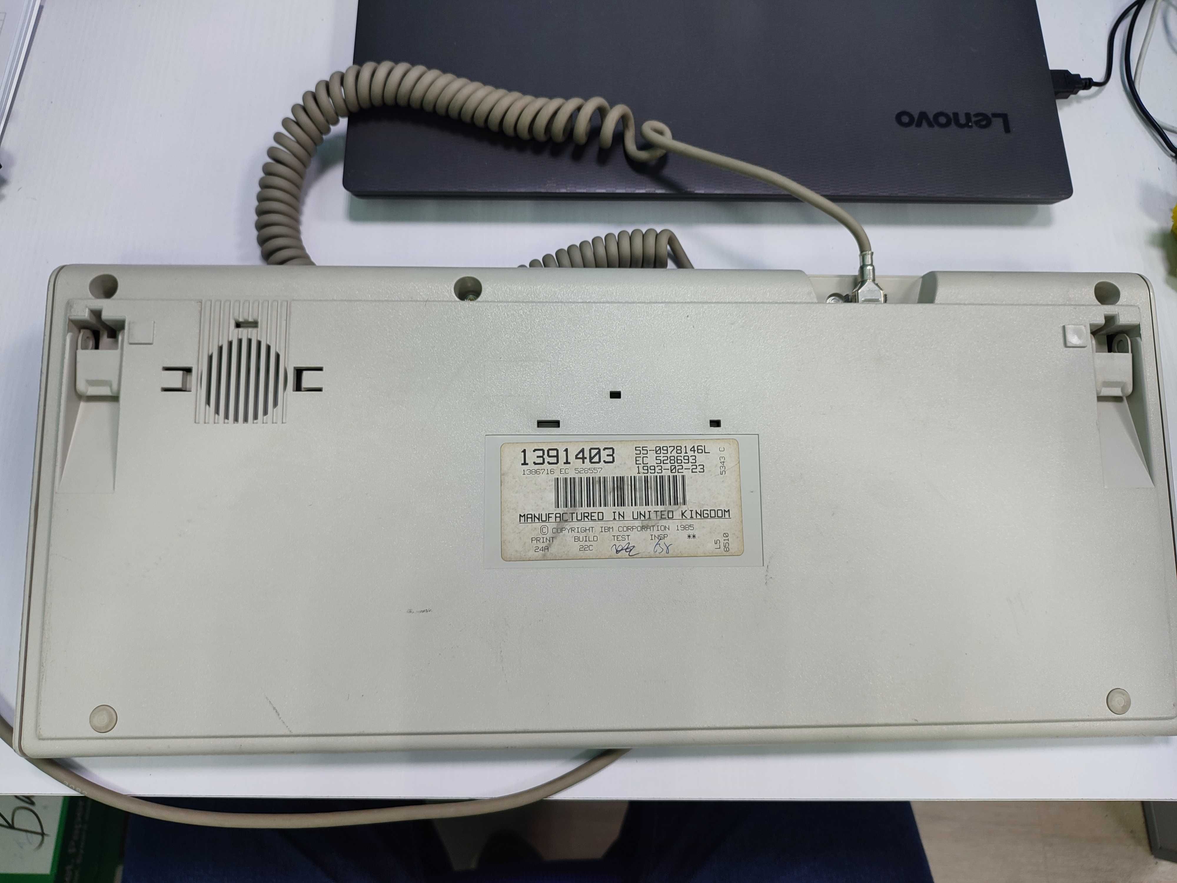 Клавіатура IBM model M