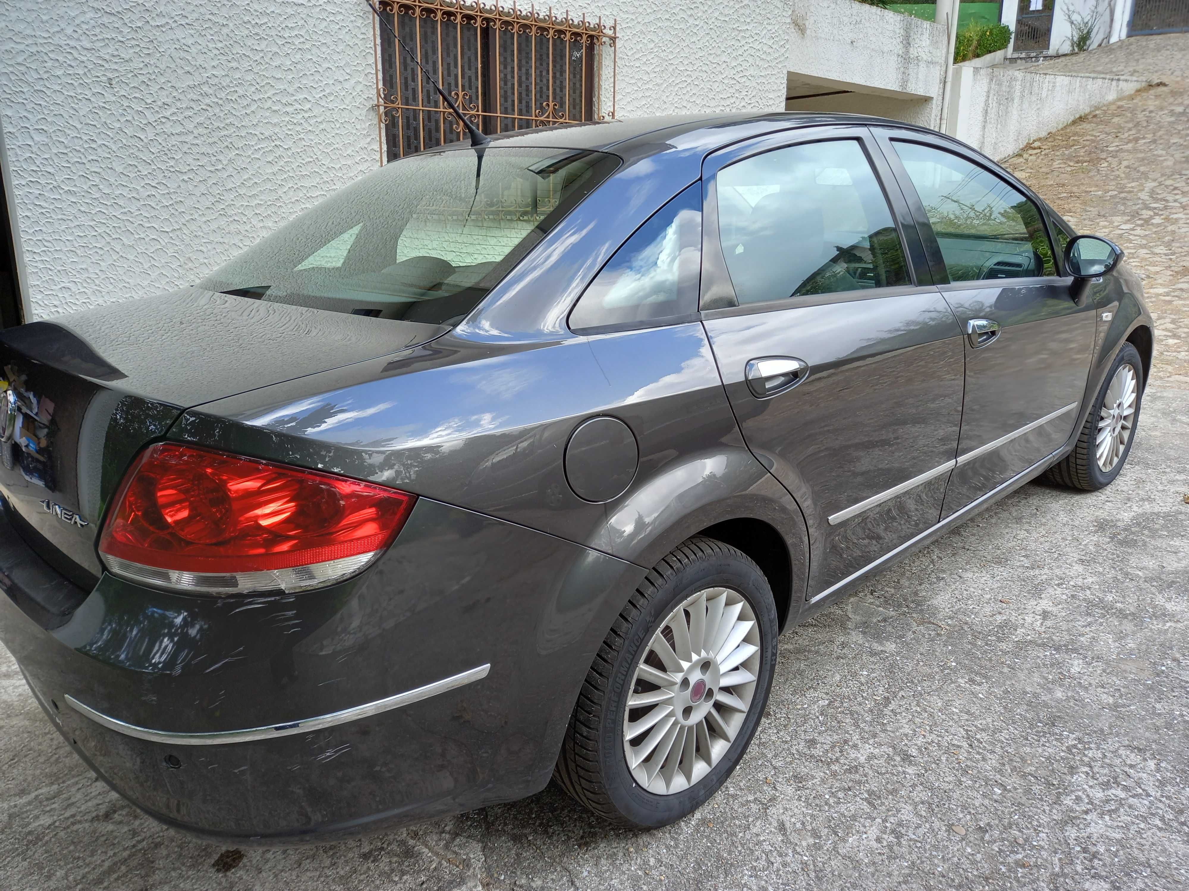 Fiat Linea 1.3 Jet Emotion em Muito Bom estado geral
