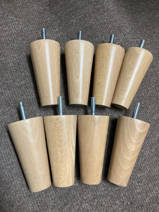 Nogi drewniane wkręcane 10 cm.,śruba 8 mm.