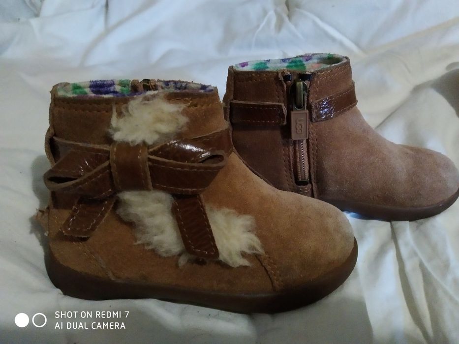 Продам обув детскую до 2 лет