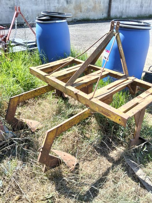 Vende se grande para trator