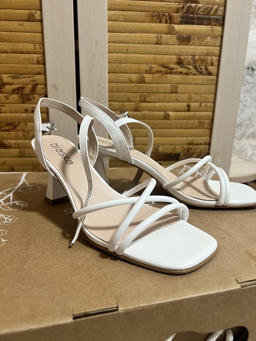 Взуття жіноче  бренду Braska