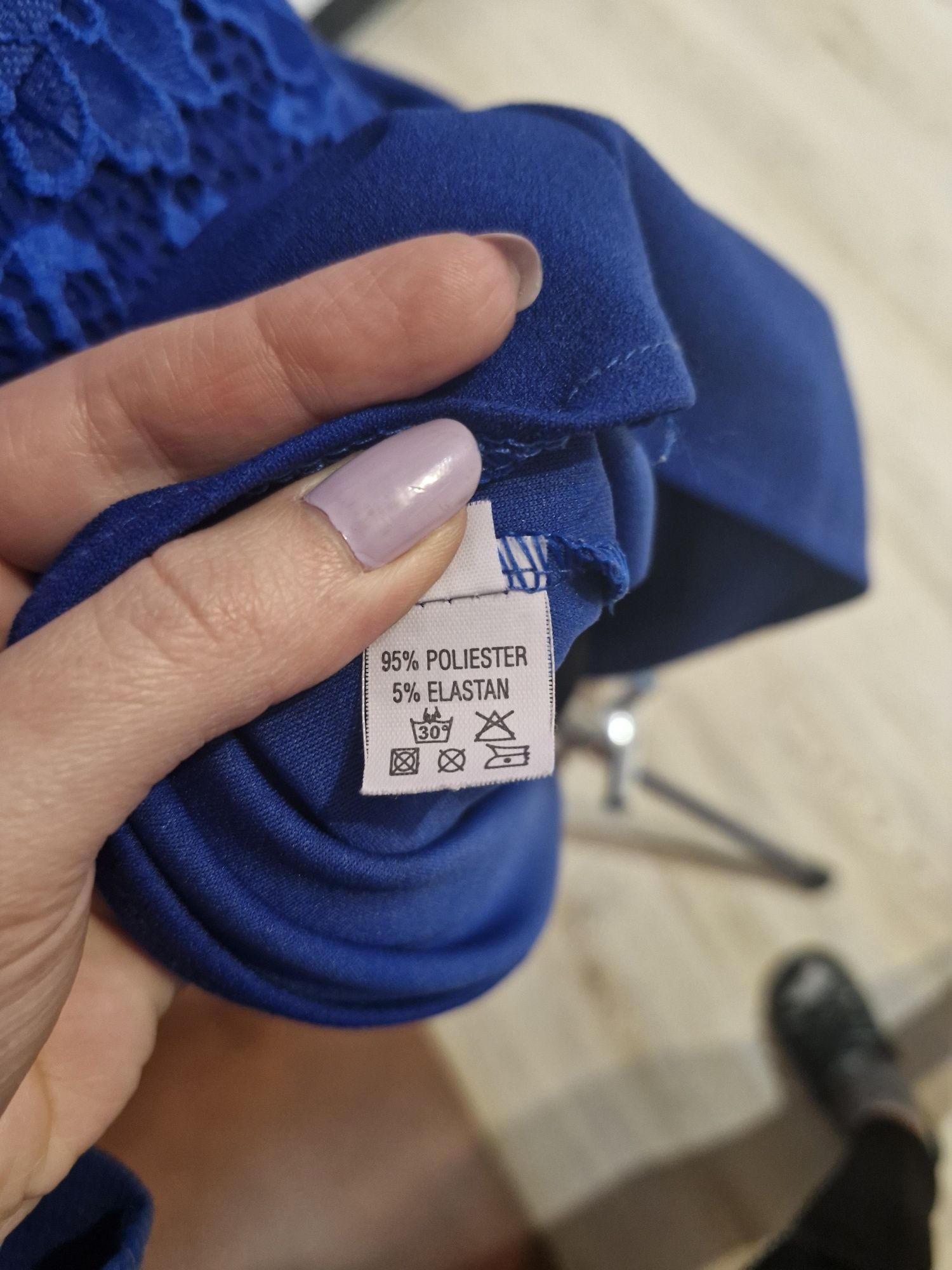 Sukienka koronkowa chabrowa niebieska rozmiar 44