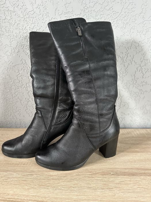 Жіночі шкіряні чоботи