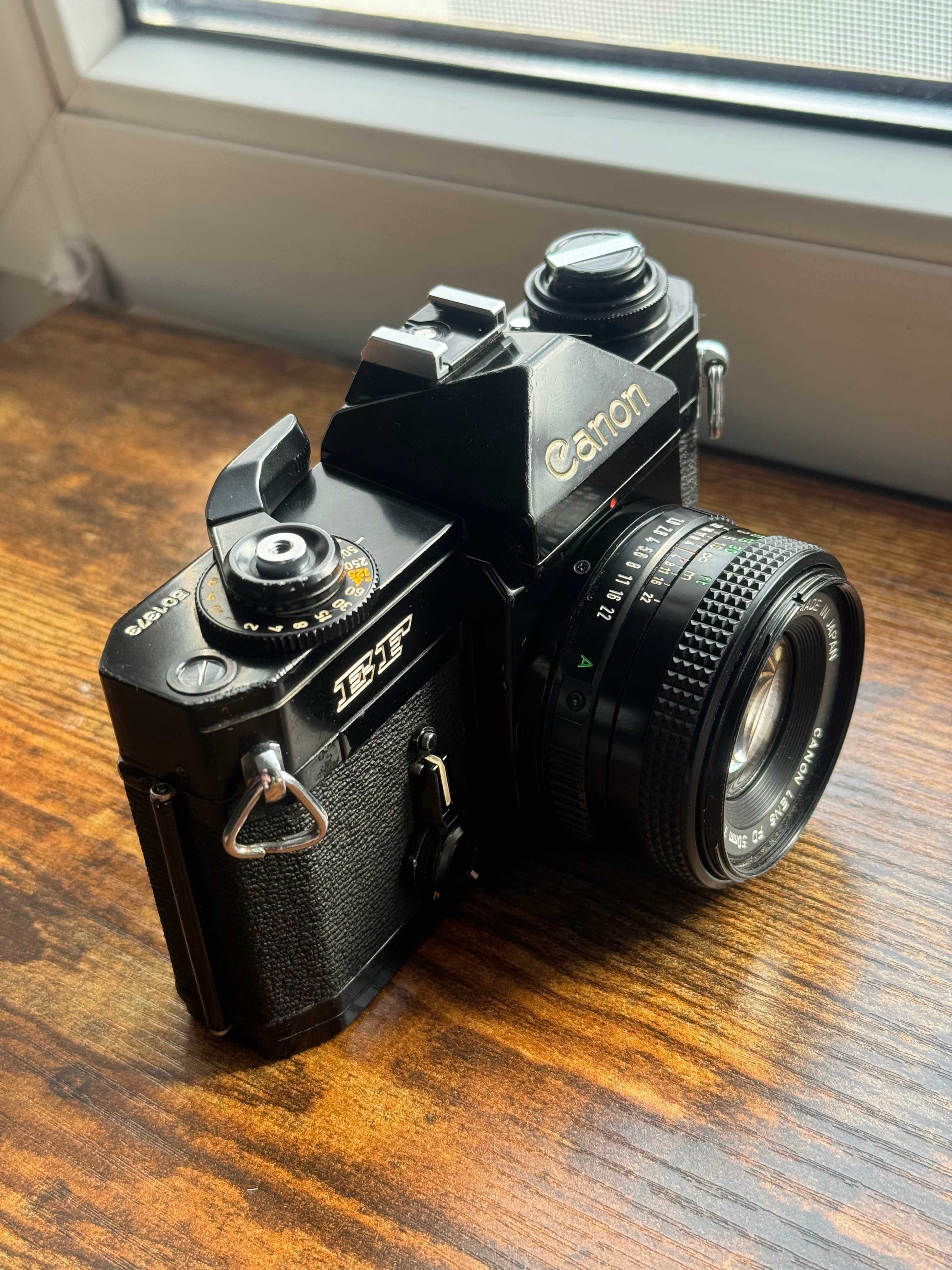 Canon EF  + obiektyw Canon 50mm 1.8