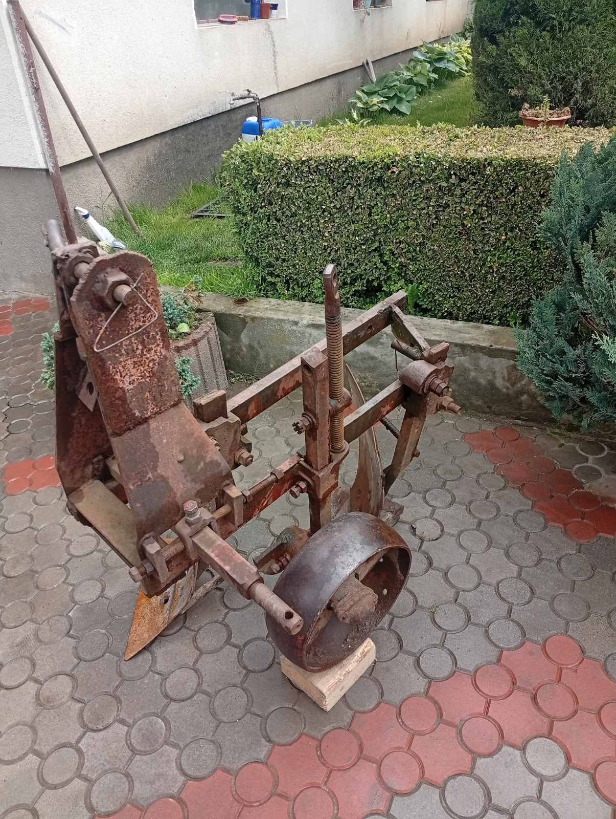 Продам Плуг двохкорпусний
