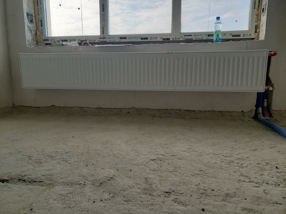 Радіатор опалення Romstal 22 10x300x1800 з терморегулятором