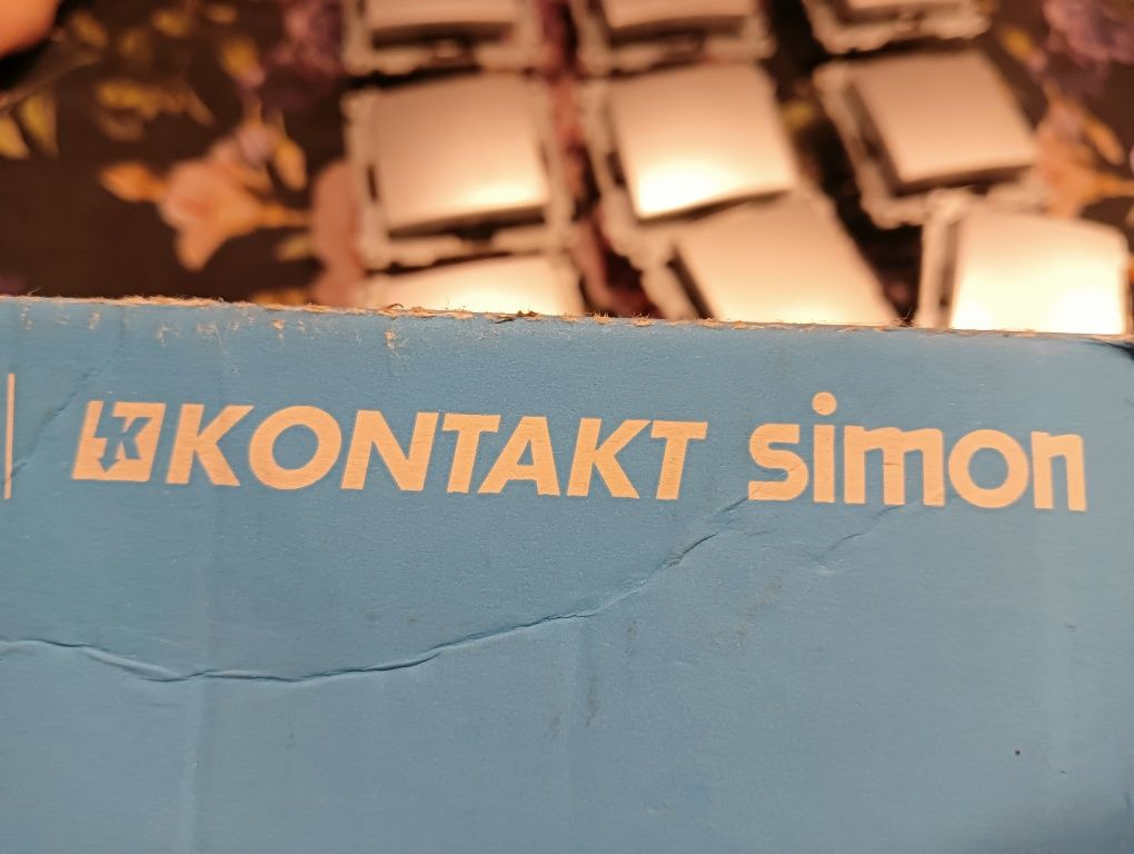 Włącznik światła Simon 54