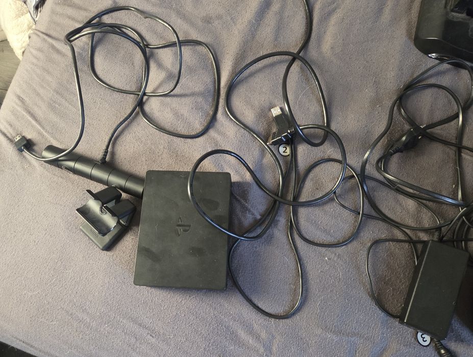 Vr PlayStation 4 z przejściówką na ps5 oraz 2 grami