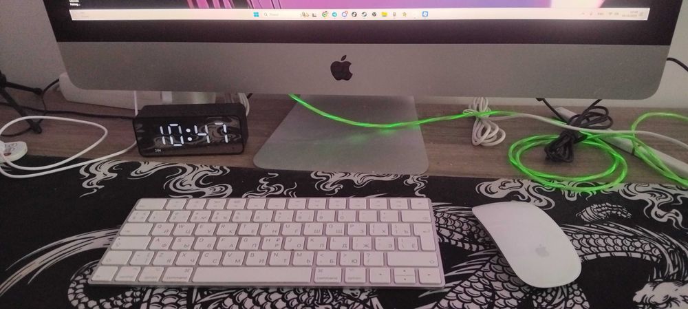 Клавиатура apple a1644 + мишь безпровідна