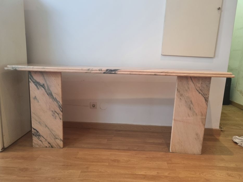 Consola / mesa de entrada em mármore rosa