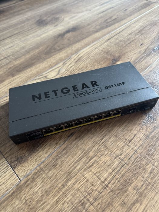 Switch Netgear GS110TP