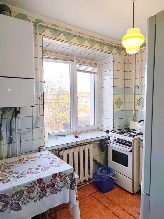 Продам 2к квартиру в м. Бар по вул. Героїв Майдану (р-н винного бару)