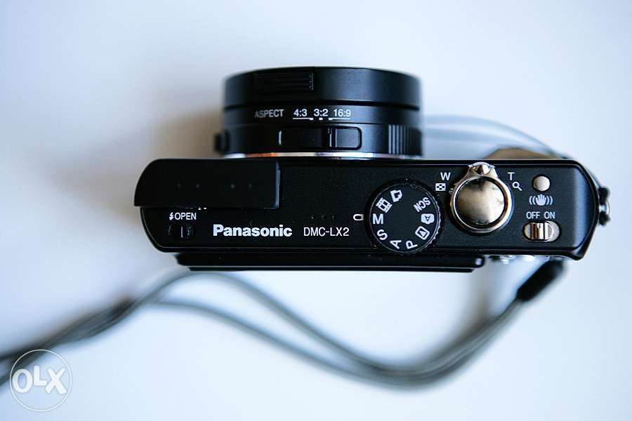 продам дизайнерский и высокотехнологичный фотоаппарат Panasonic LX-2