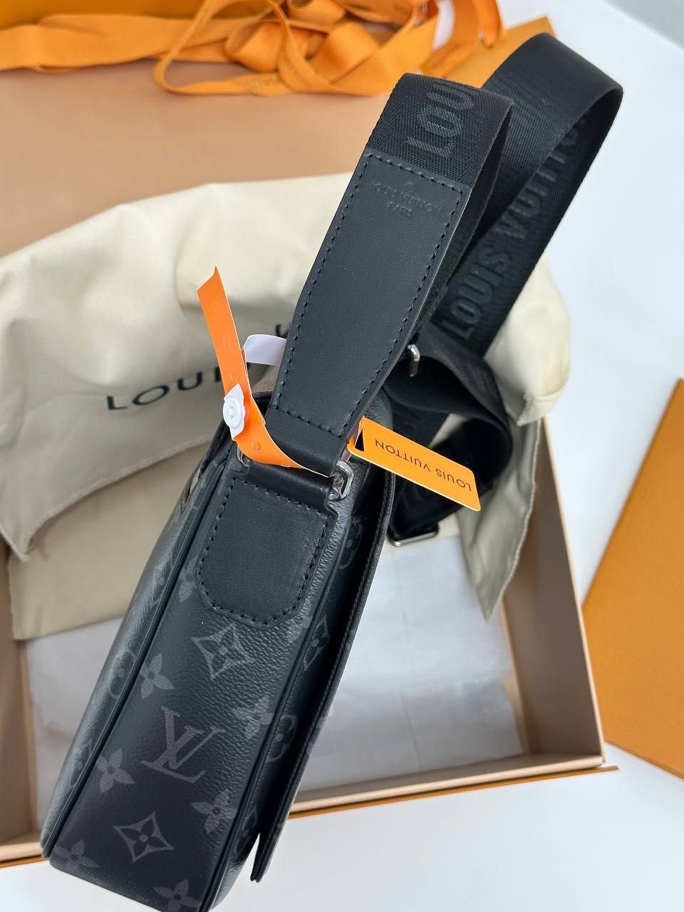 Чоловіча сумка ЛВ Луї Вітон Louis Vuitton слінг шкіряна