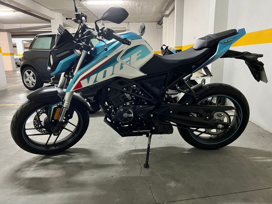 Motociclo Naked Voge 125r