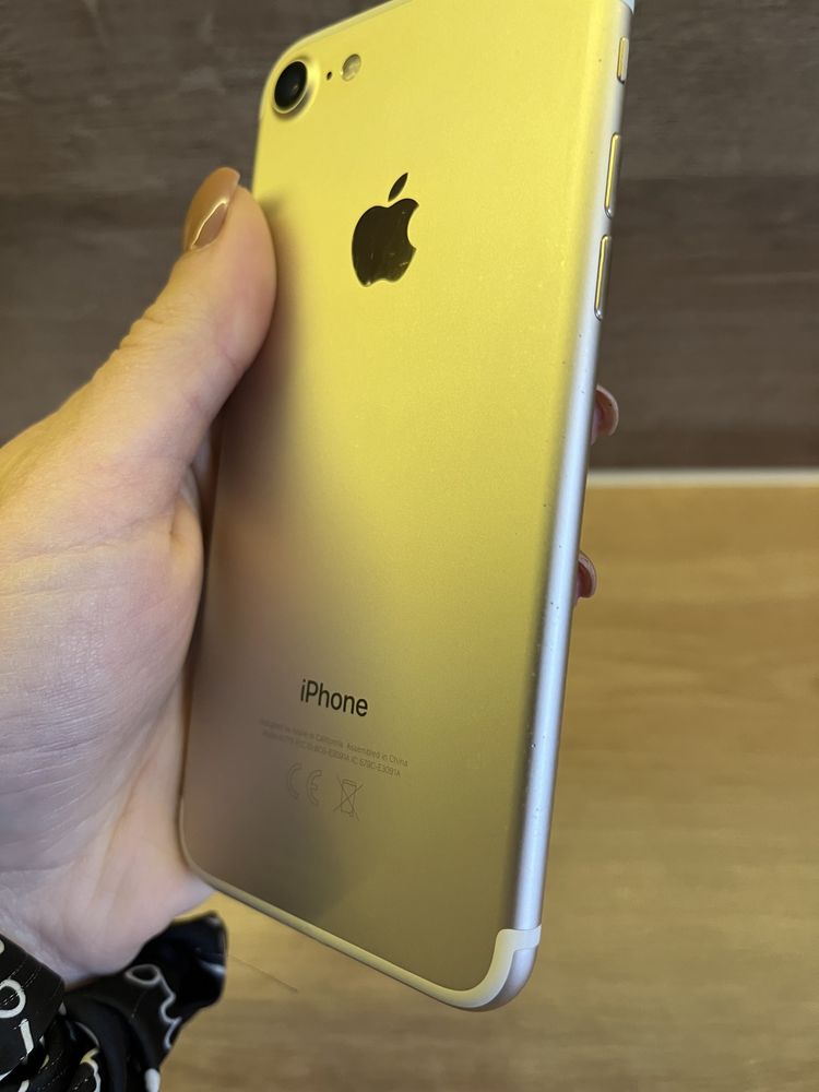 iPhone 7 32GB gold stan idealny