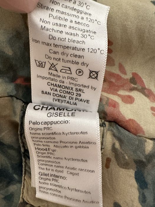 Парка Alessandra Chamonix с натуральным мехом енота
