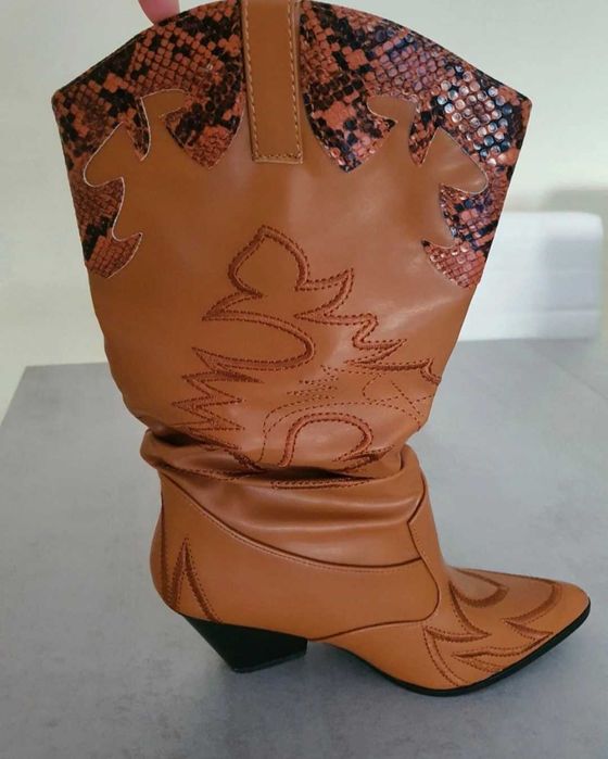 Bota de couro sintético de boa qualidade