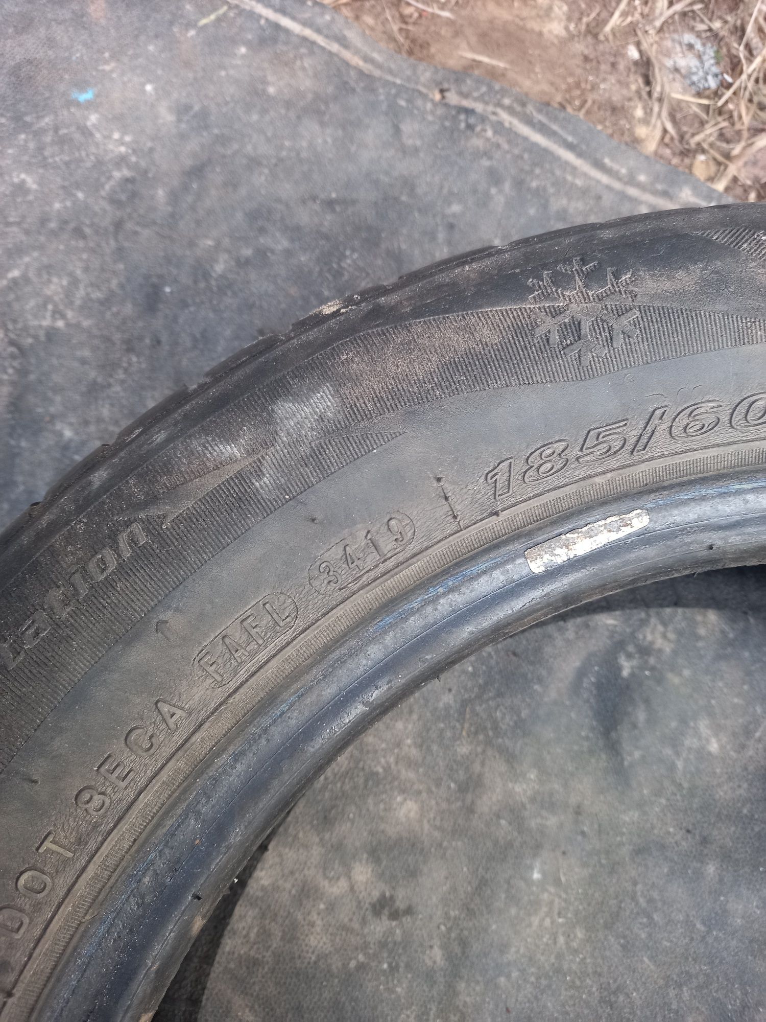 Зимова гума hankook 185/60 r15 залишок 4-5мм