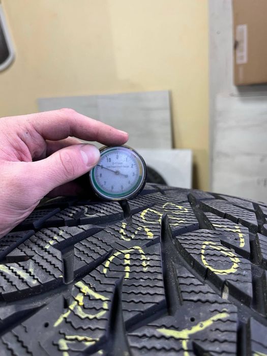 Свіжа резина Toyo Observe G3-Ice 275/40R22 комплект зима Z22-127