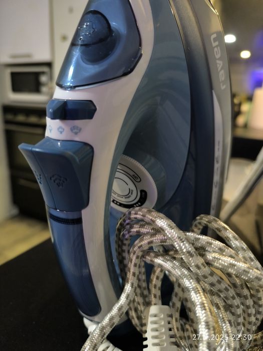 Утюг Raven Польша с пароударом 2800w