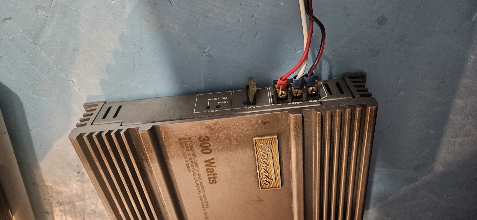 Amplificador Tornado 300w