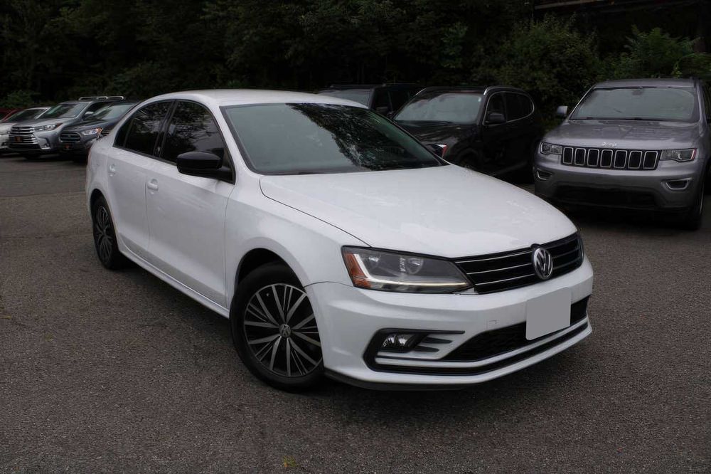 Volkswagen Jetta      2018