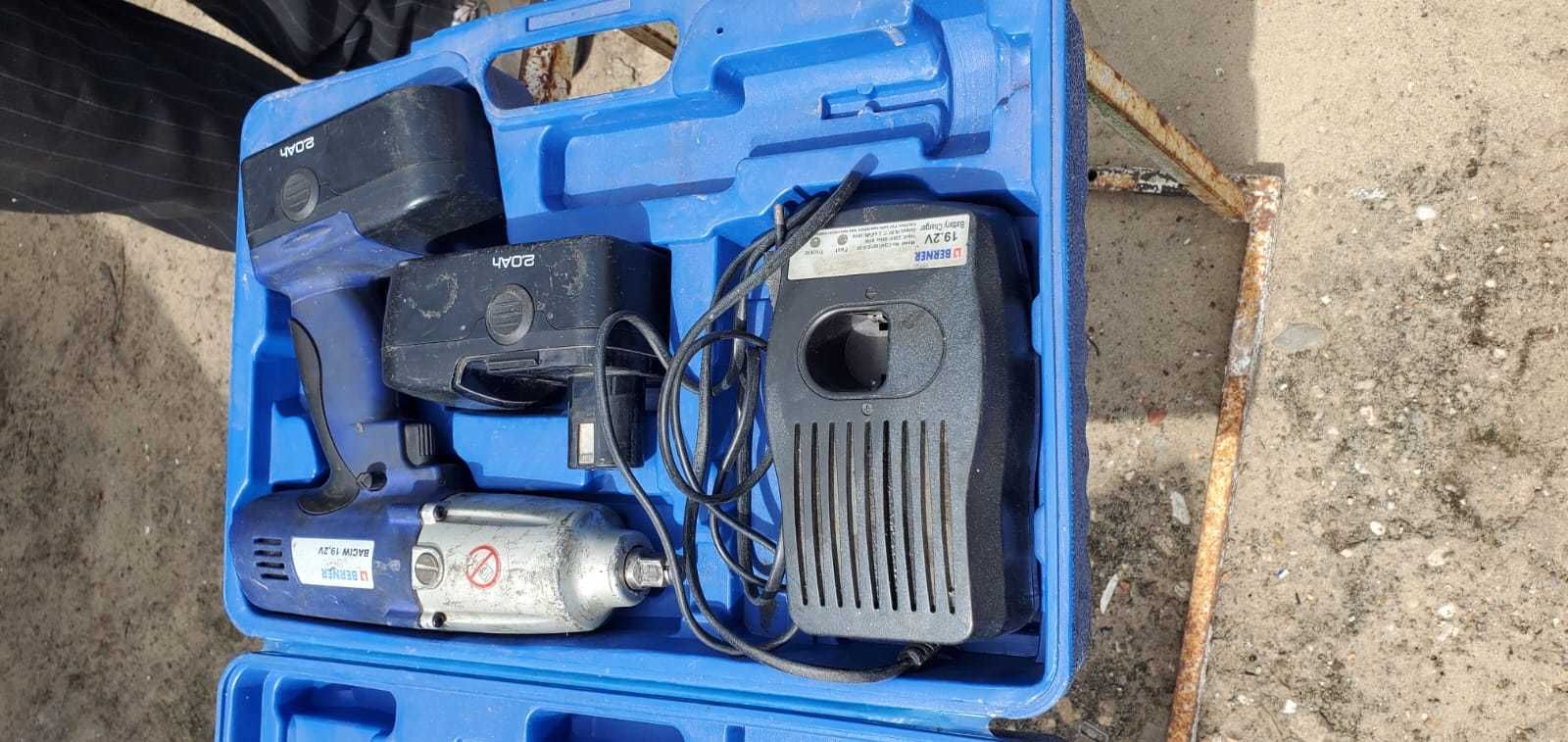 Chave de impacto Berner 19,2V com bateria.