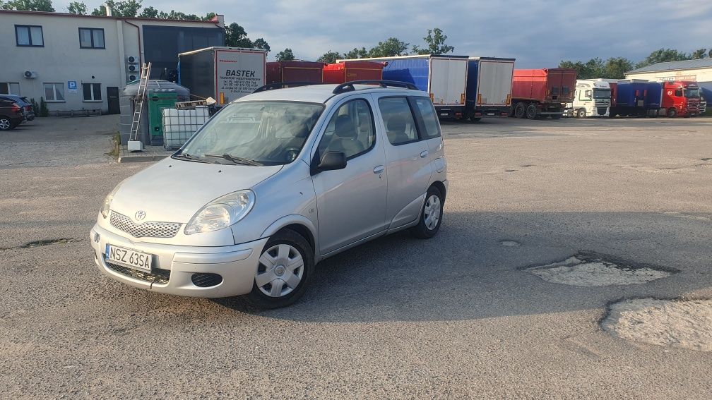 Toyota Yaris Verso 2003r. 1.4 D4D
