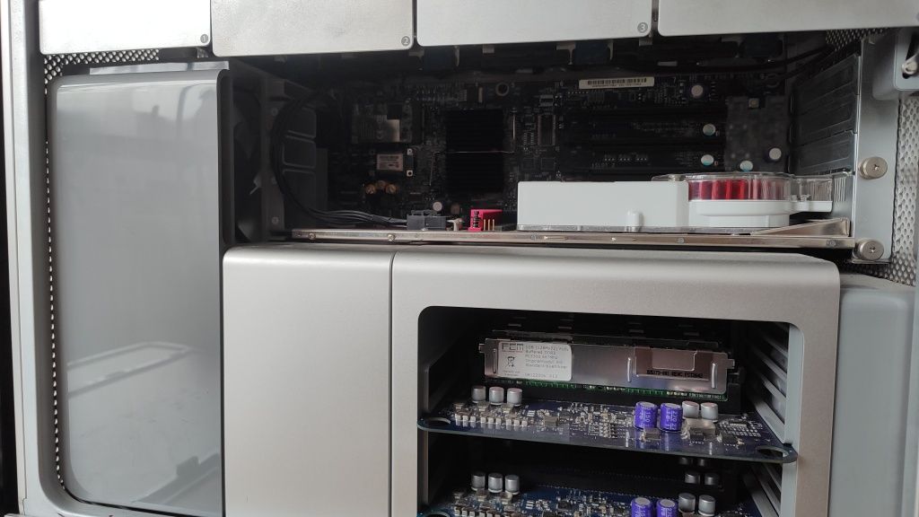 Retro komputer Apple mac pro