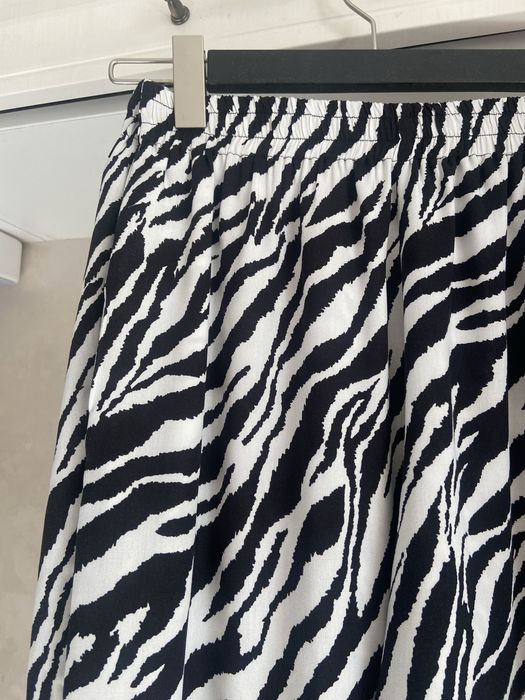 Костюм анімалістичний принт штані блуза в піжамному стилі