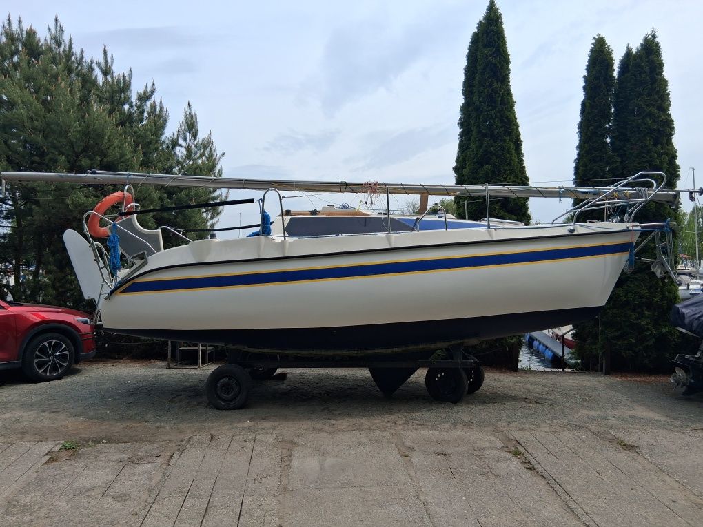 Sprzedam jacht Tes 678 BT