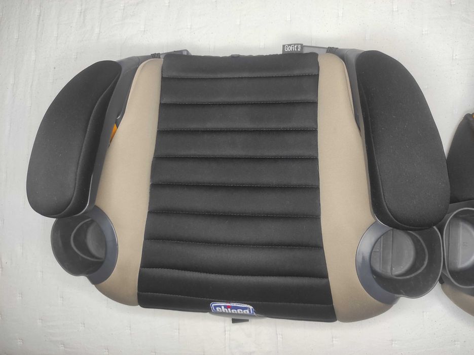 Автокрісло-бустер Chicco GoFit Plus гарний стан!