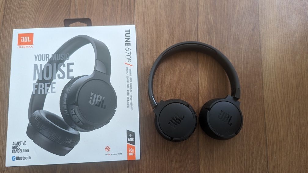 Навушники накладні JBL TUNE 670 NC