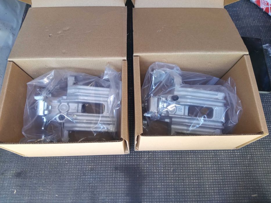 супорт зад Skoda SuperB Passat B5 Audi aA4 B5 A6 C4  A6 C5 Пассат Б5