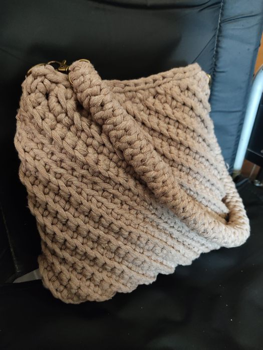 Mala de senhora em croche