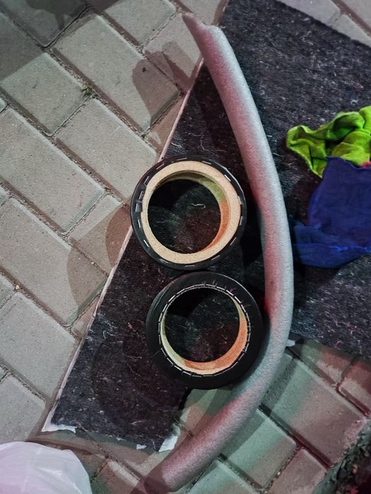 Подіуми під 13 динаміки
