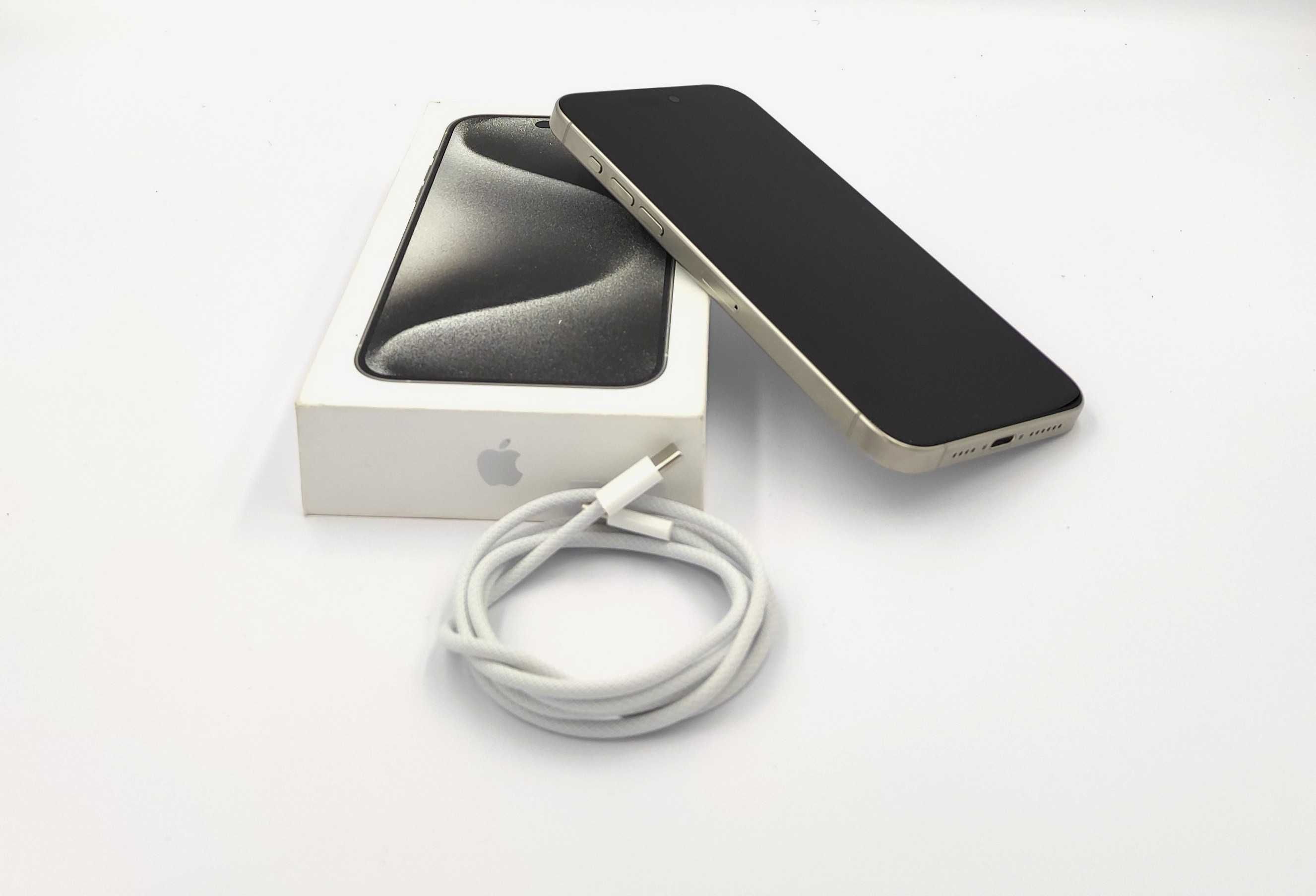 Apple iPhone 15 Pro Max 256GB / Biały / Stan bdb / Oryginalne pudełko