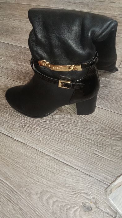 Нові кожані сапоги 38 розмір