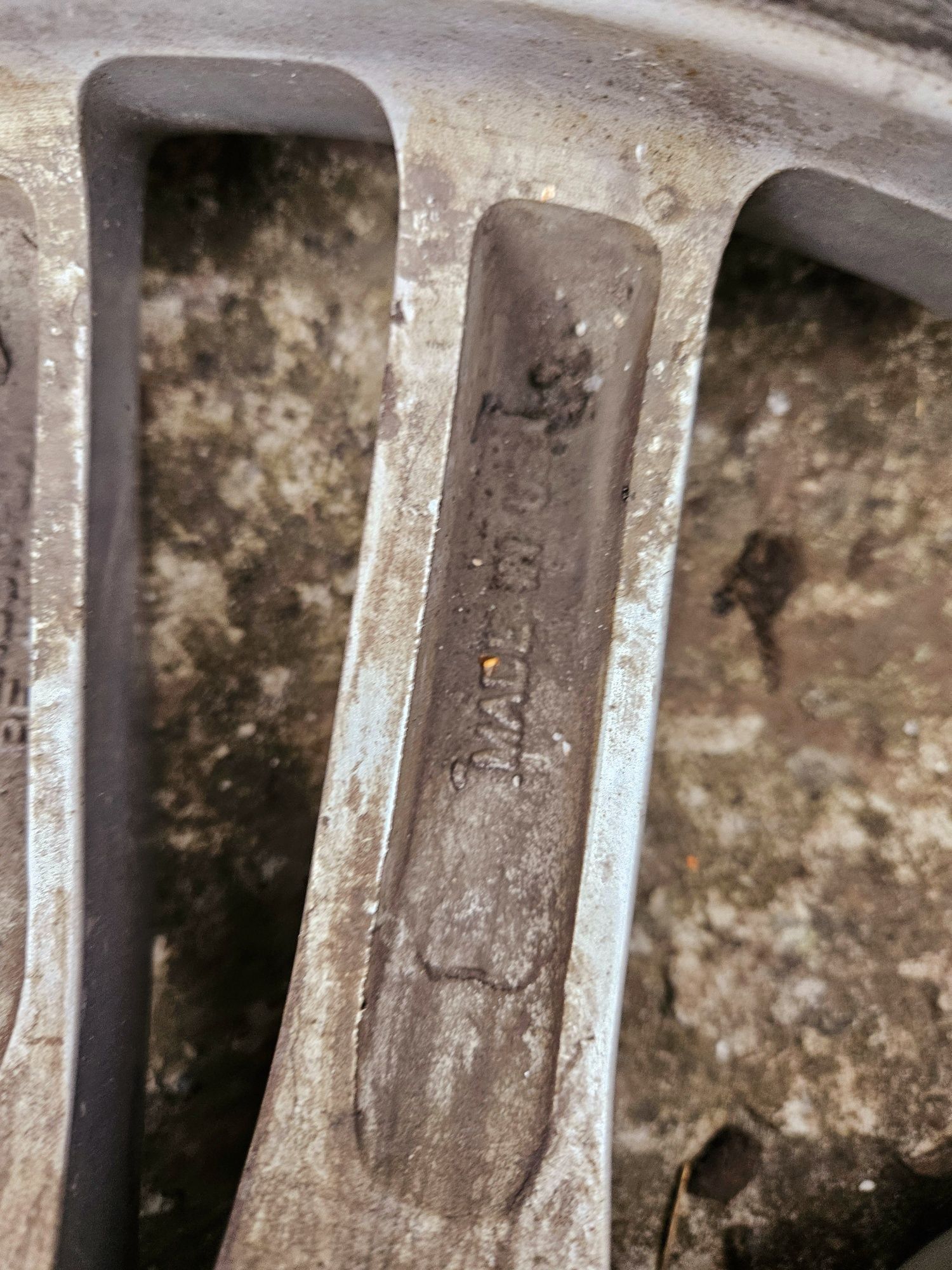 Tesla S R19 диски