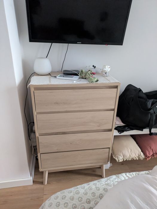 Cómoda estreita IKEA